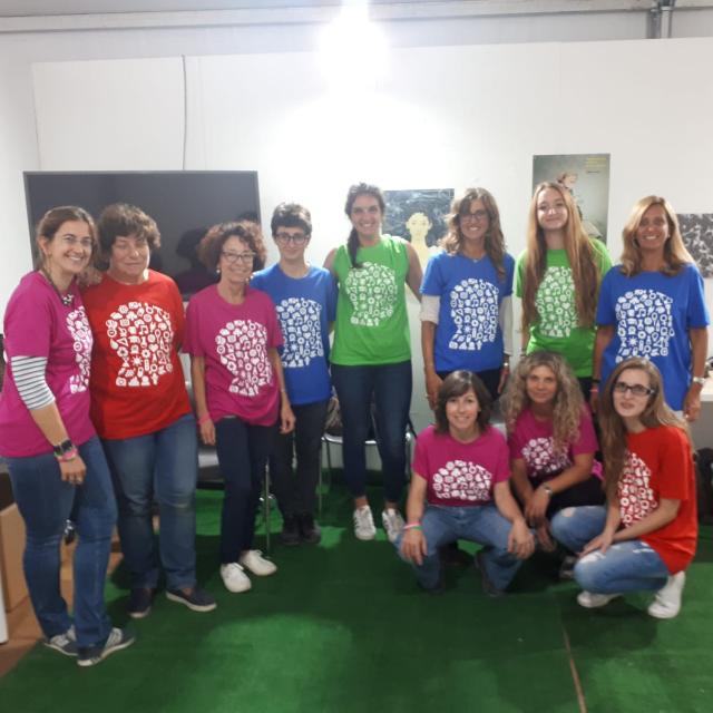 MeetMeTonight Foto delle scienziate e di alcune visitatrici all'evento MeetMeTonight